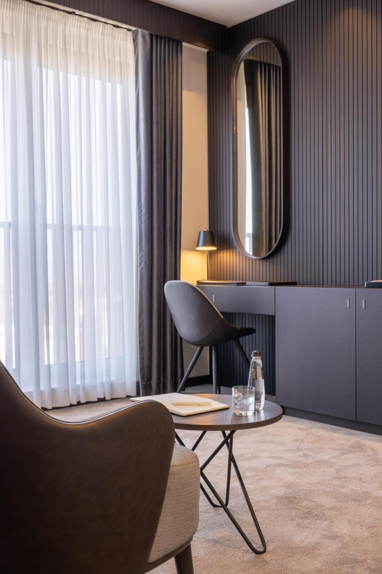 Derand Hotel Пристина Екстериор снимка
