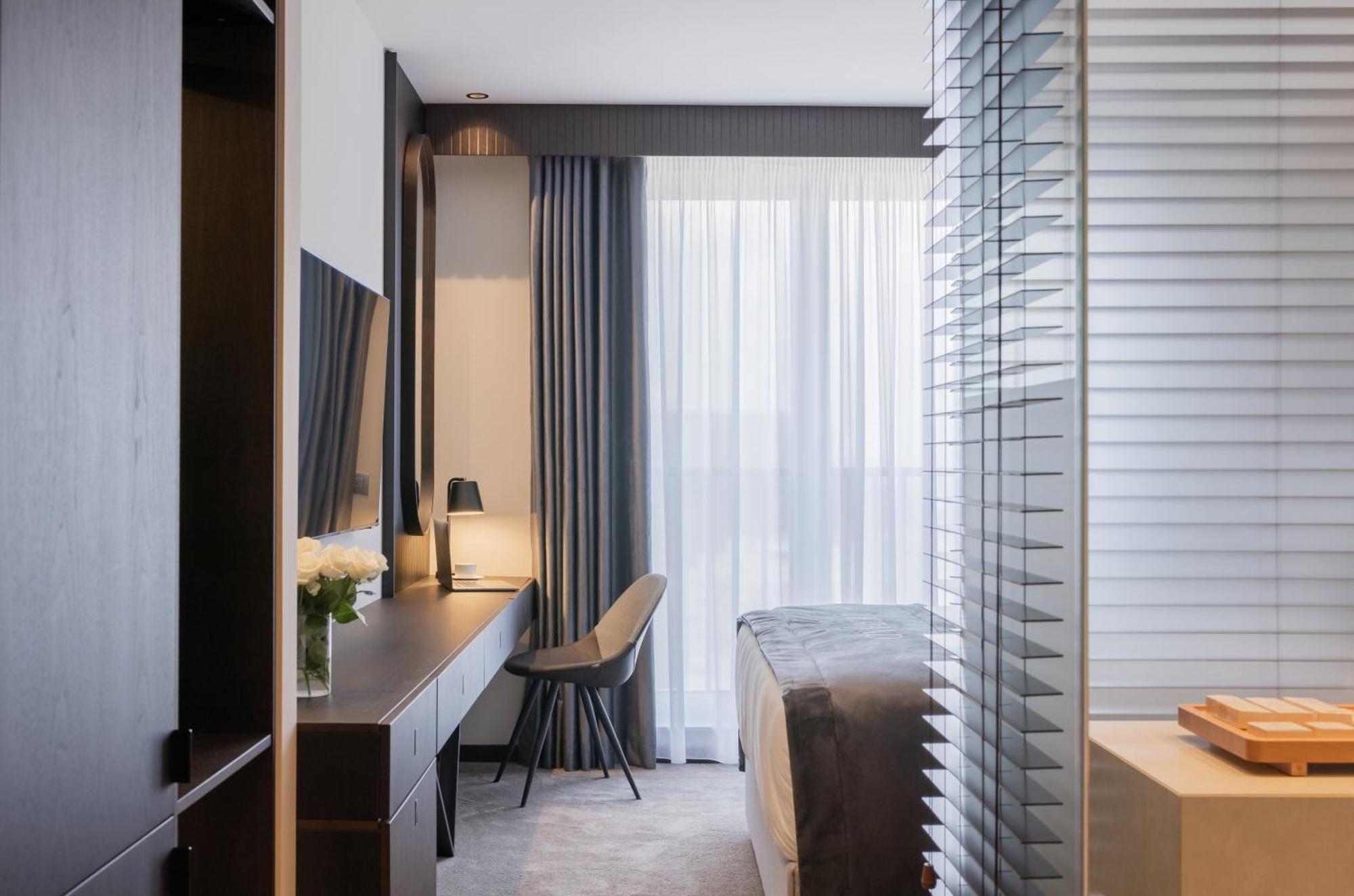 Derand Hotel Пристина Екстериор снимка