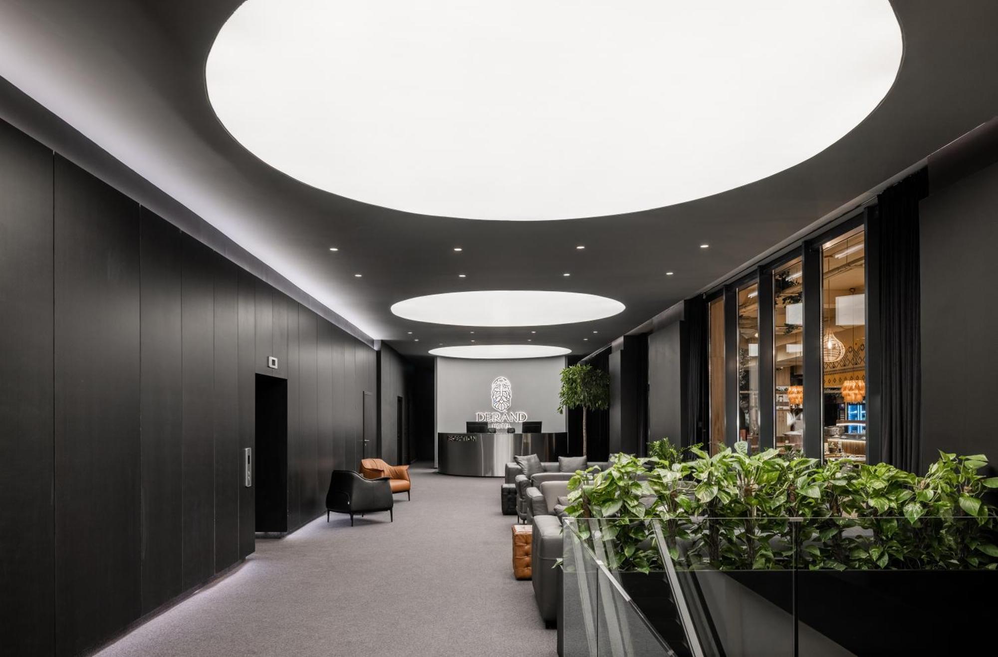 Derand Hotel Пристина Екстериор снимка